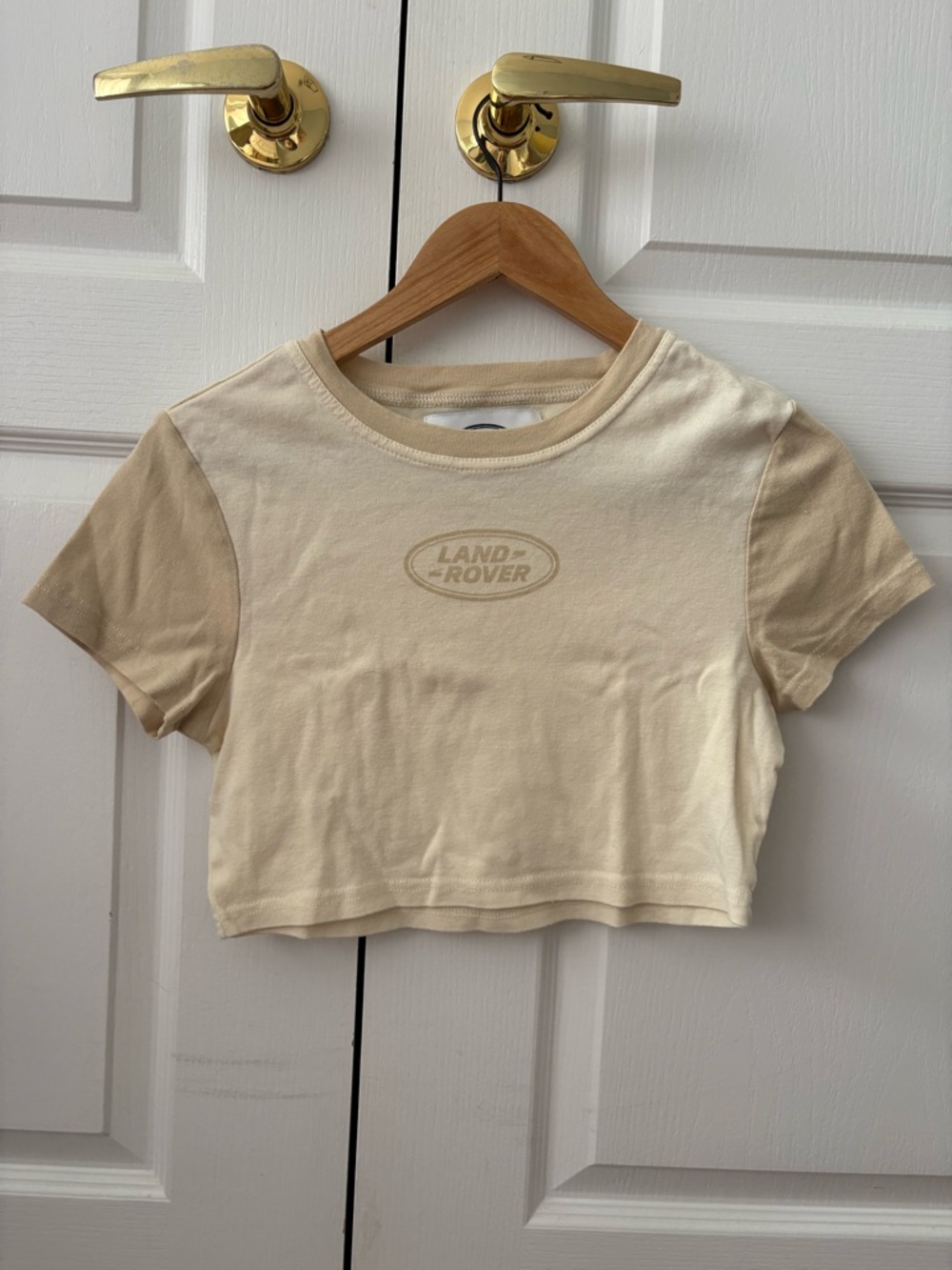 Land Rover x PacSun Logo Baby Tee in Cream